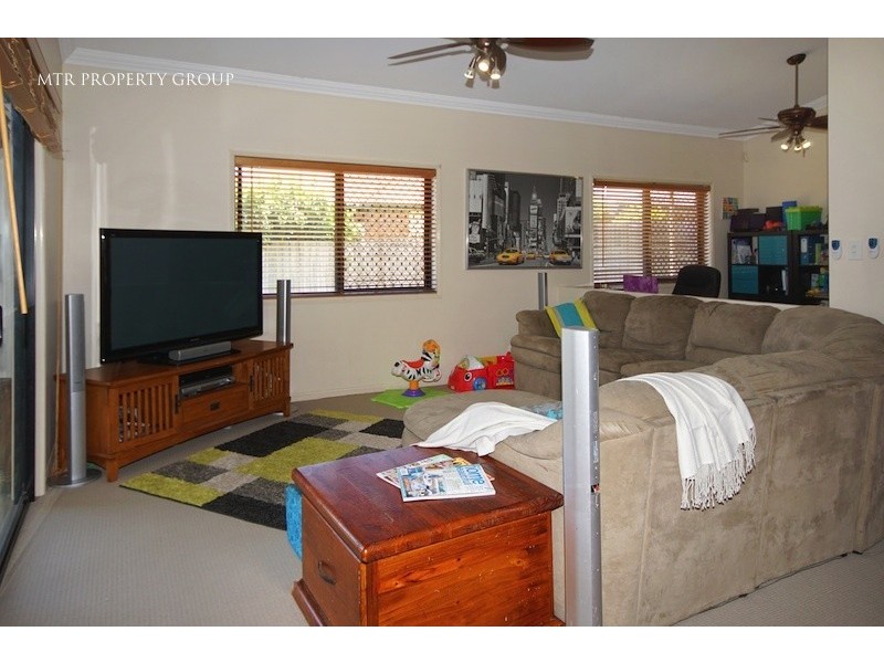 33 Central Street, Forest Lake QLD 4078