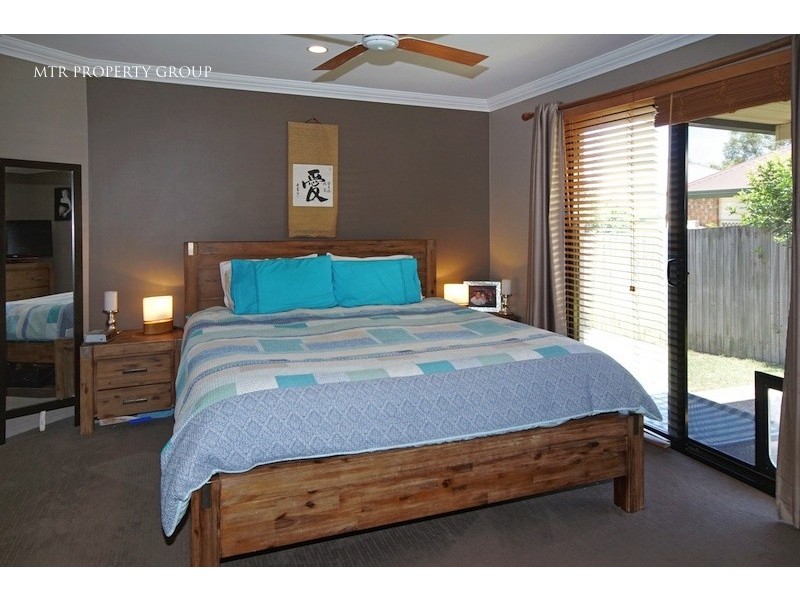 33 Central Street, Forest Lake QLD 4078