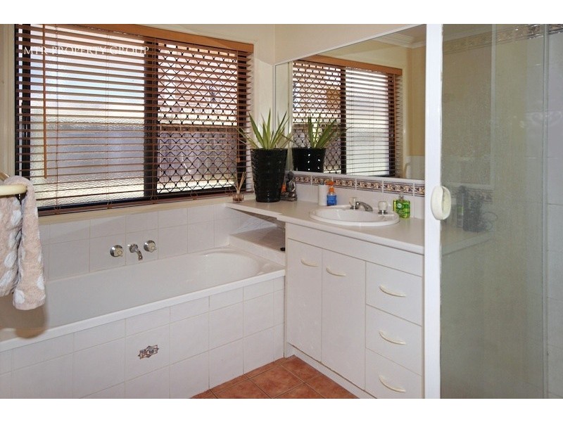 33 Central Street, Forest Lake QLD 4078