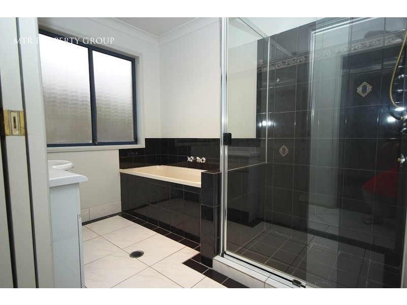 11 Leyburn Crescent, Forest Lake QLD 4078