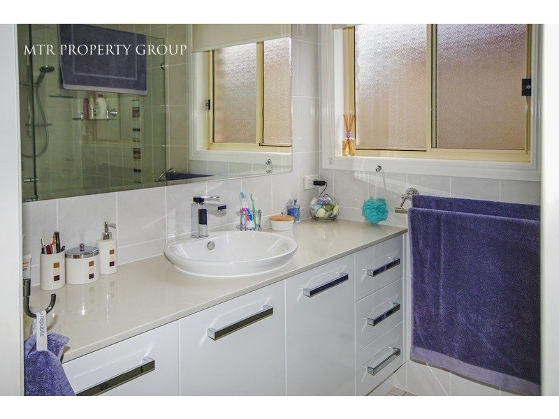 31 Central Street, Forest Lake QLD 4078