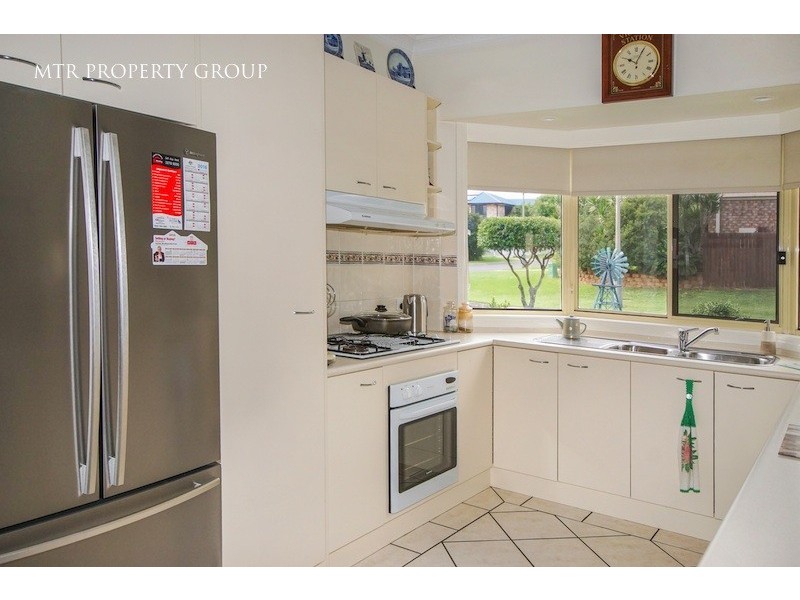 31 Central Street, Forest Lake QLD 4078