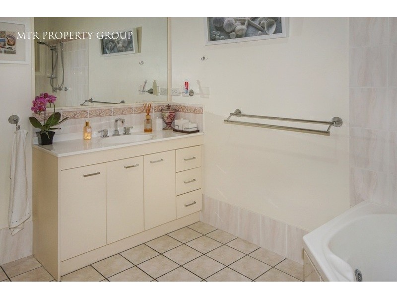 31 Central Street, Forest Lake QLD 4078