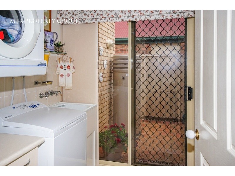 31 Central Street, Forest Lake QLD 4078