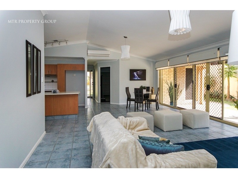 38 Hannam Crescent, Forest Lake QLD 4078