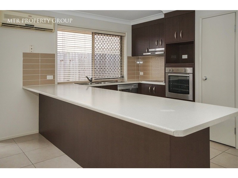 11 Sandalwood Street, Heathwood QLD 4110