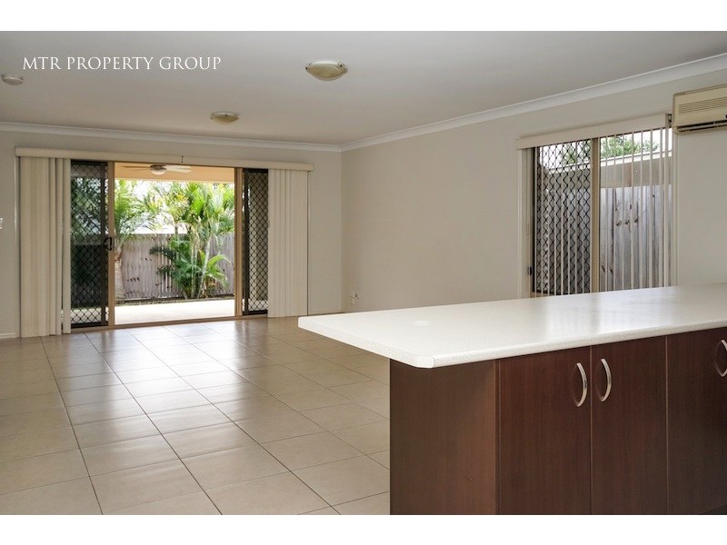 11 Sandalwood Street, Heathwood QLD 4110