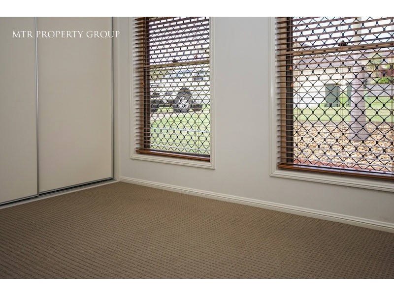 11 Sandalwood Street, Heathwood QLD 4110