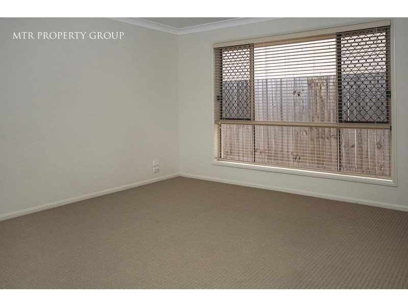 11 Sandalwood Street, Heathwood QLD 4110