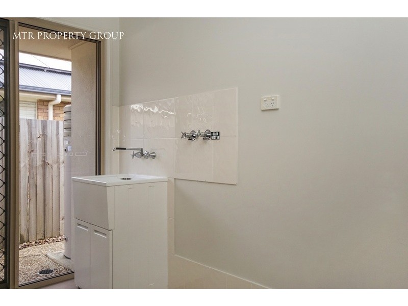 11 Sandalwood Street, Heathwood QLD 4110