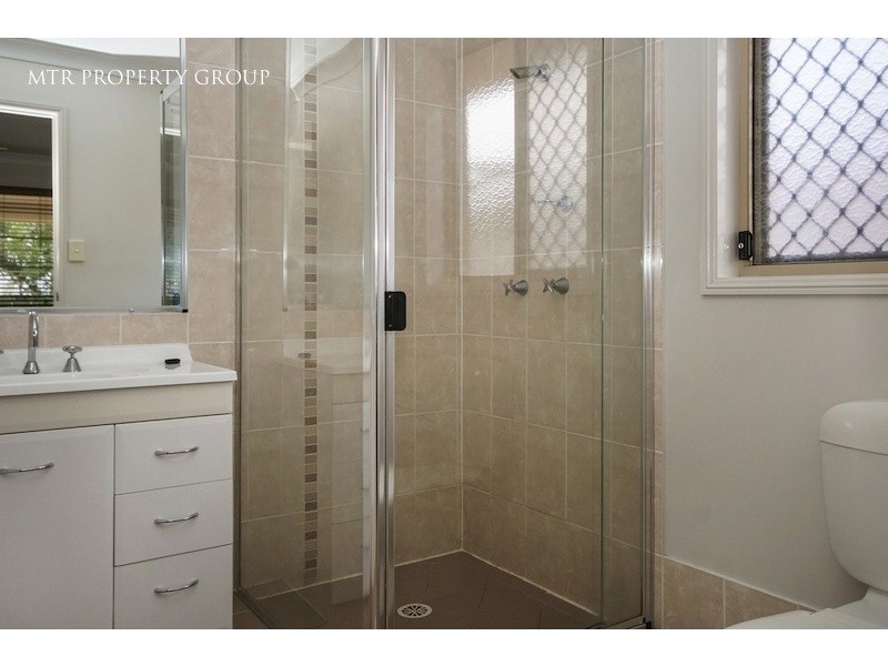 11 Sandalwood Street, Heathwood QLD 4110