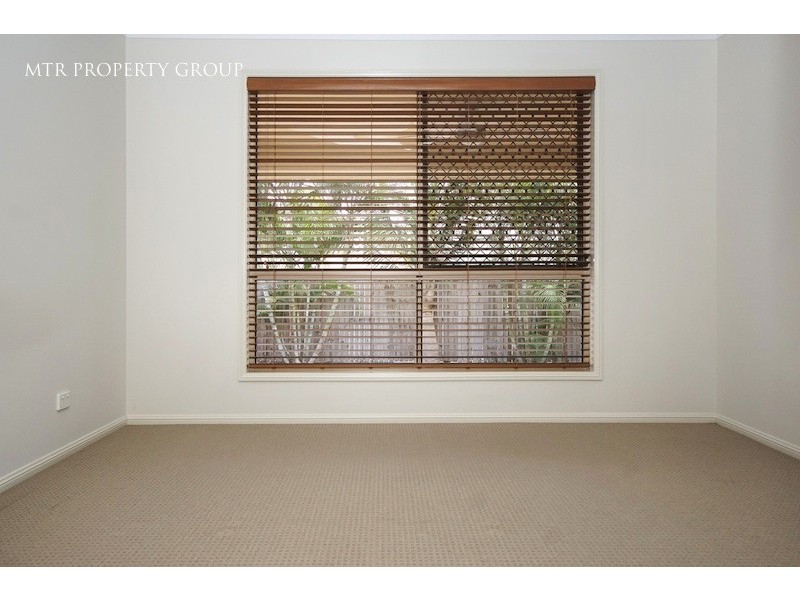 11 Sandalwood Street, Heathwood QLD 4110