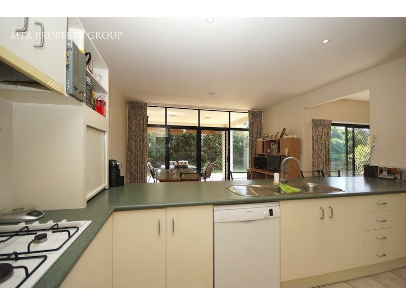 16 Agathis Place, Forest Lake QLD 4078