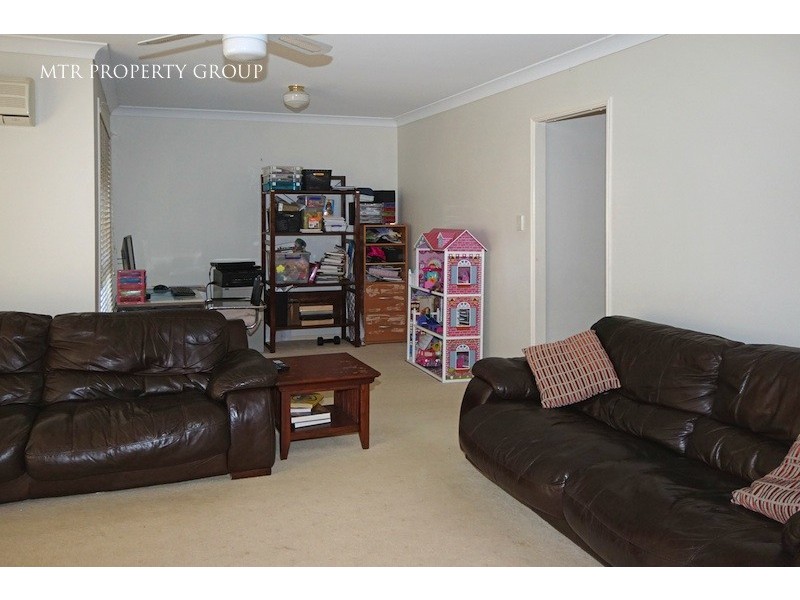 8 Tenterfield Place, Forest Lake QLD 4078