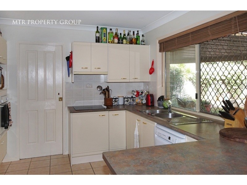 8 Tenterfield Place, Forest Lake QLD 4078