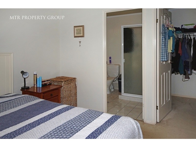 8 Tenterfield Place, Forest Lake QLD 4078