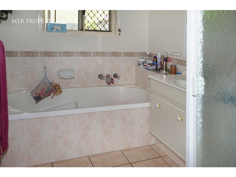 8 Tenterfield Place, Forest Lake QLD 4078