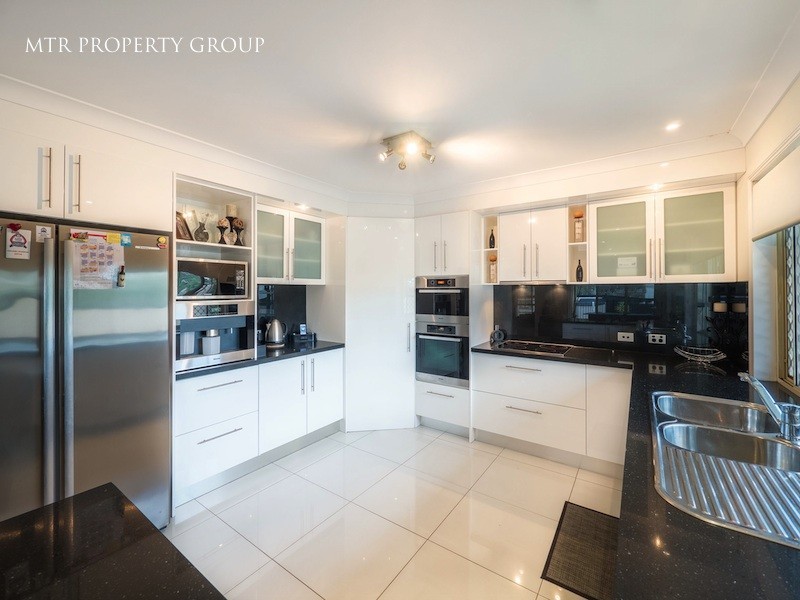 20 Barrier Place, Forest Lake QLD 4078