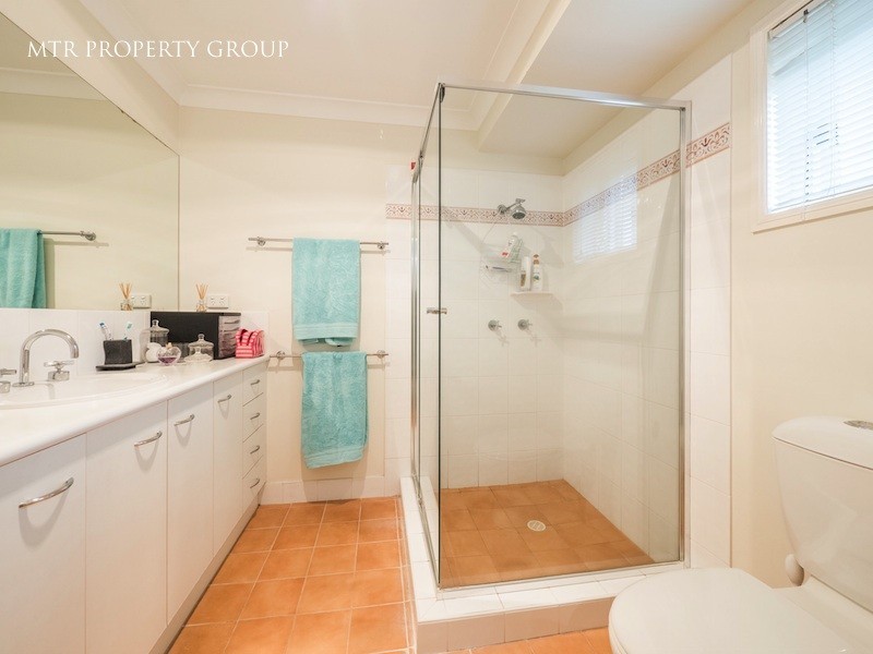 20 Barrier Place, Forest Lake QLD 4078