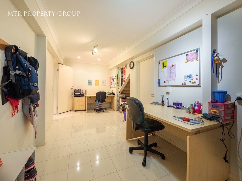 20 Barrier Place, Forest Lake QLD 4078