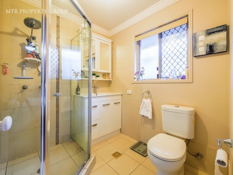 24 Prospect Crescent, Forest Lake QLD 4078