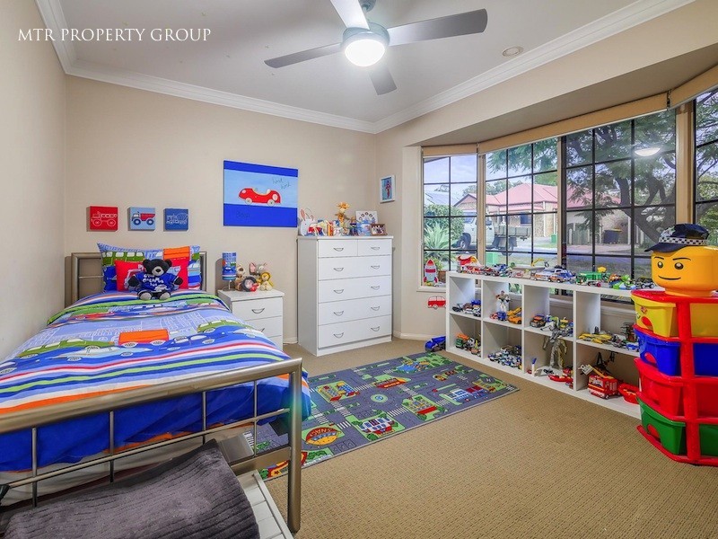 24 Prospect Crescent, Forest Lake QLD 4078