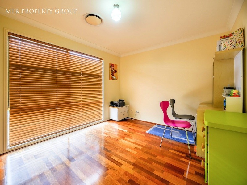 4 Montville Place, Forest Lake QLD 4078