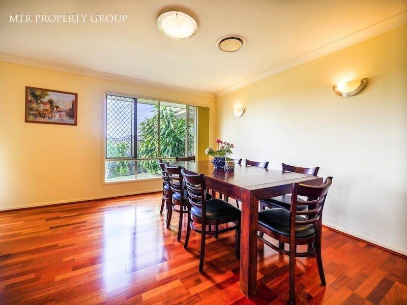 4 Montville Place, Forest Lake QLD 4078