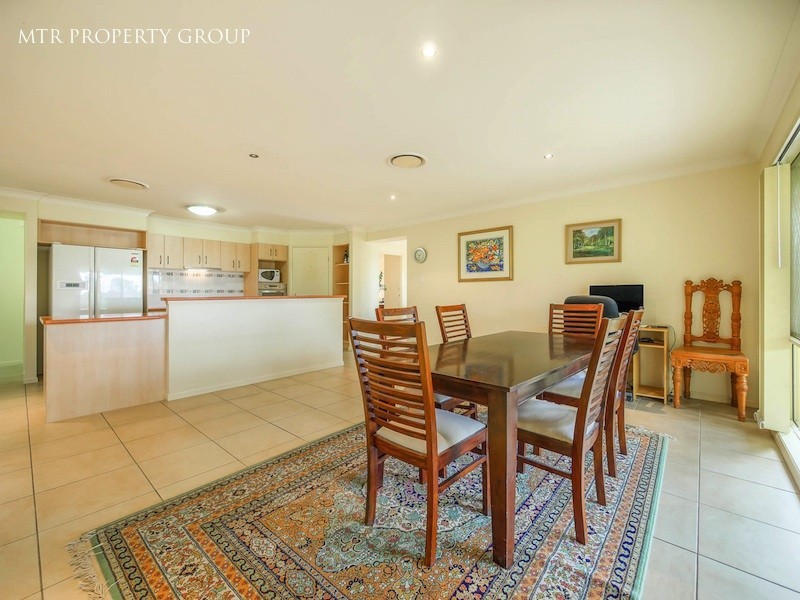 4 Montville Place, Forest Lake QLD 4078