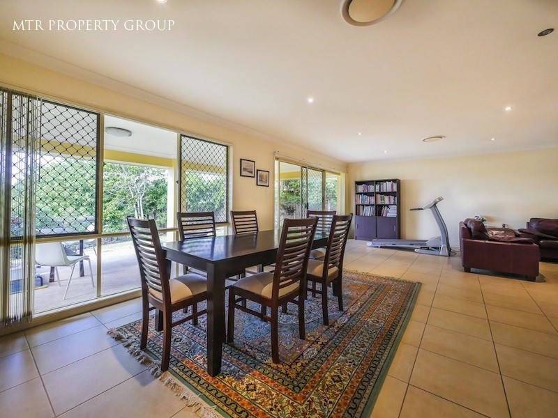 4 Montville Place, Forest Lake QLD 4078