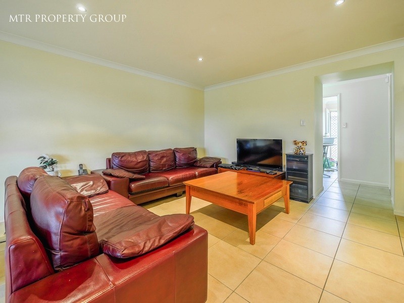 4 Montville Place, Forest Lake QLD 4078