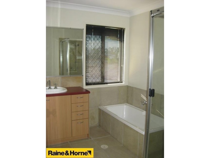 31 Valencia Court, Eatons Hill QLD 4037