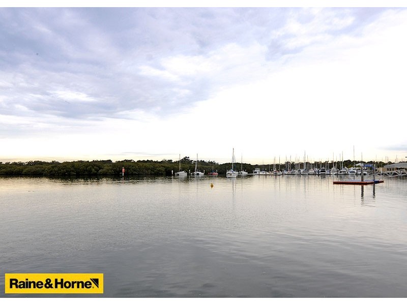 124 Friday St, Shorncliffe QLD 4017