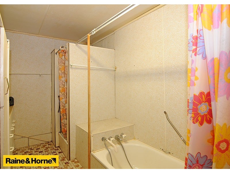 124 Friday St, Shorncliffe QLD 4017