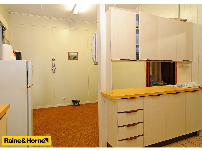 124 Friday St, Shorncliffe QLD 4017