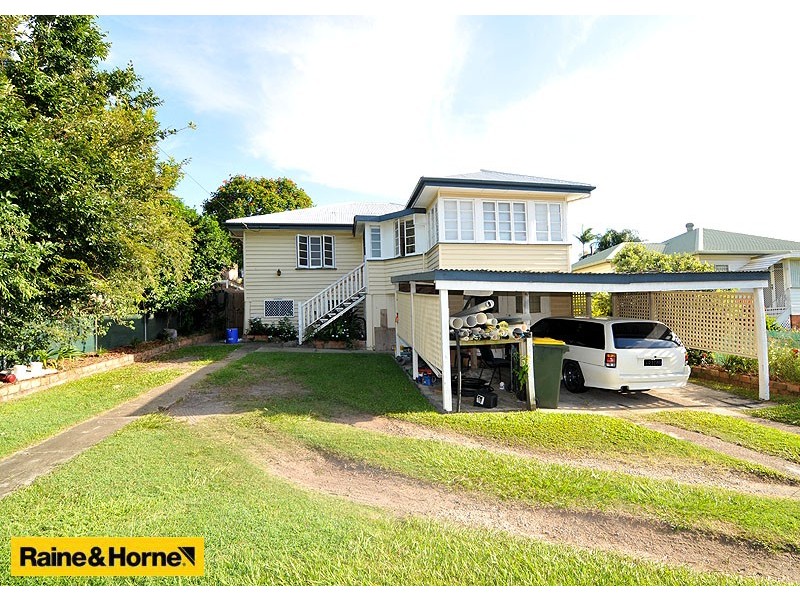 14 Sammells Drive, Chermside QLD 4032