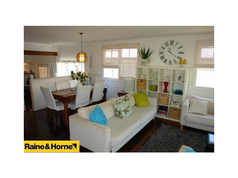 9 Hardiman Street, Woody Point QLD 4019