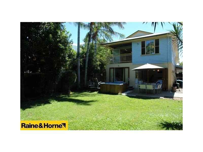 9 Hardiman Street, Woody Point QLD 4019