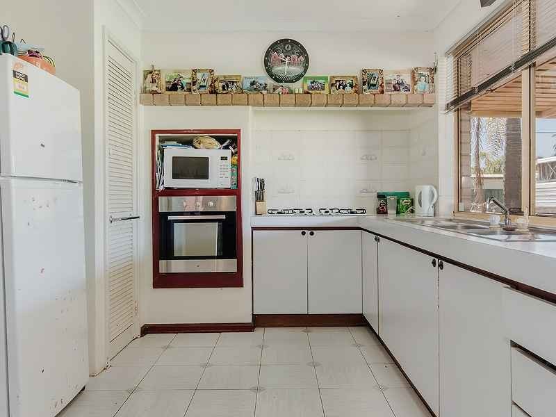 51 Inverness Drive, Meadow Springs WA 6210