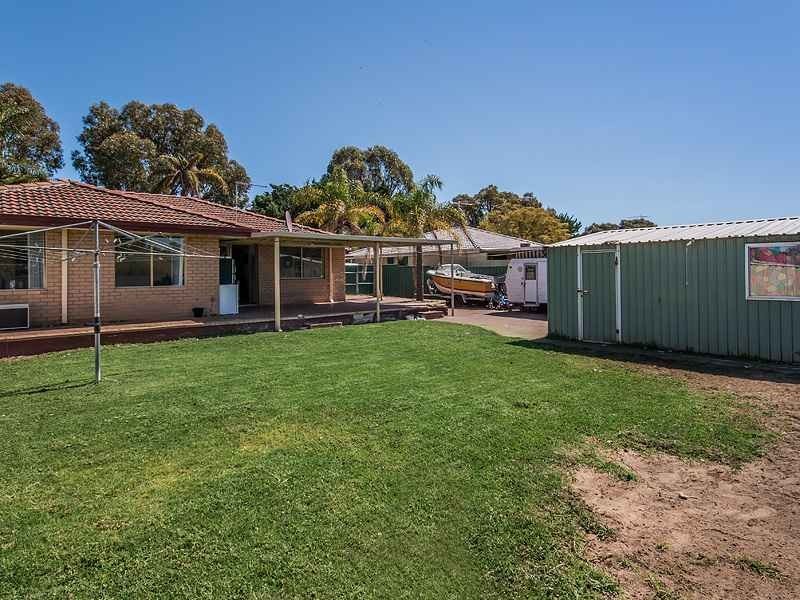 51 Inverness Drive, Meadow Springs WA 6210