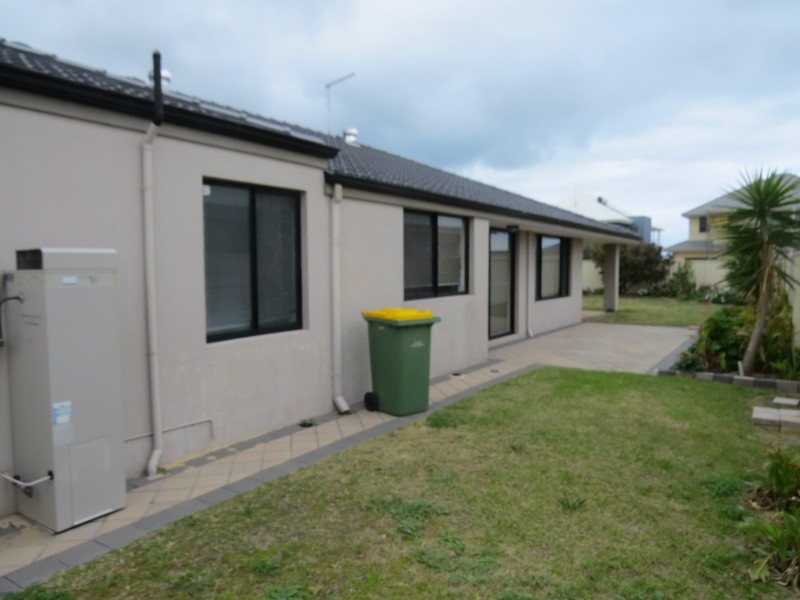 29 Indiana Parade, Singleton WA 6175