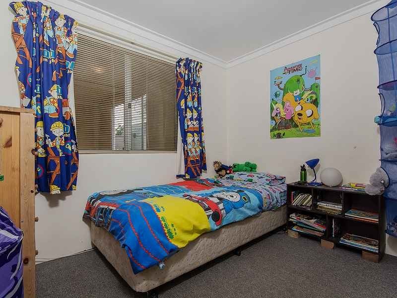 9 Kingdon Street, Mandurah WA 6210