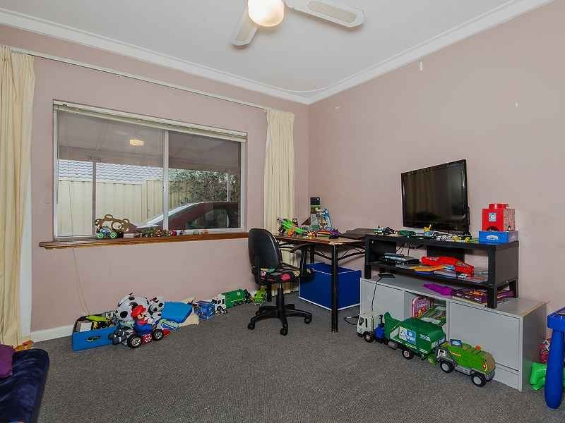 9 Kingdon Street, Mandurah WA 6210