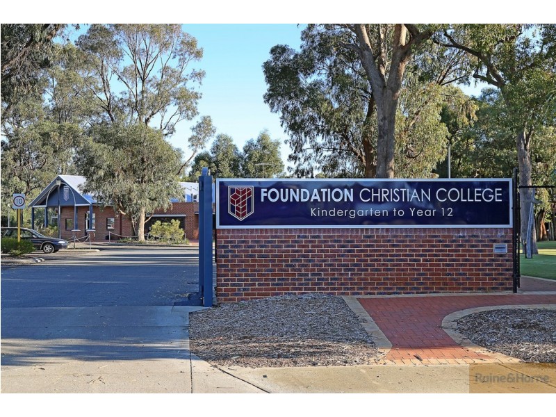 Unit 1/22 Kwella Entrance, Greenfields WA 6210