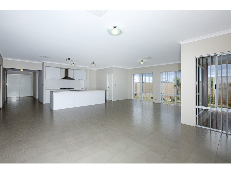 18 Adriana Way, Halls Head WA 6210