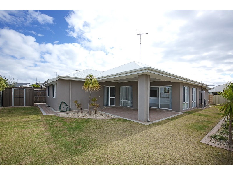 18 Adriana Way, Halls Head WA 6210