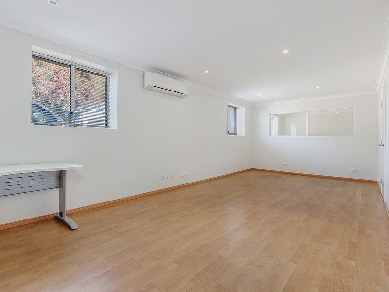 23 Thornborough Road, Greenfields WA 6210