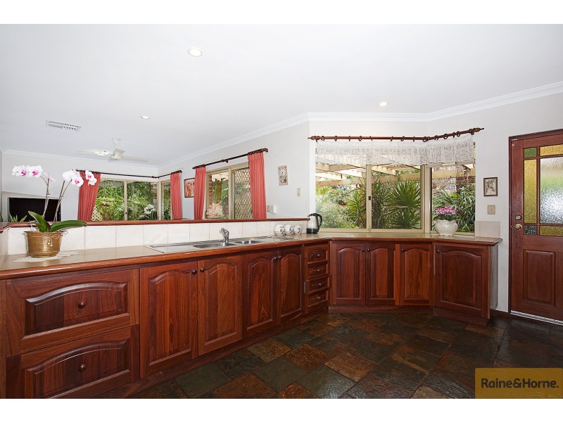 9 Bucentaur Place, Halls Head WA 6210