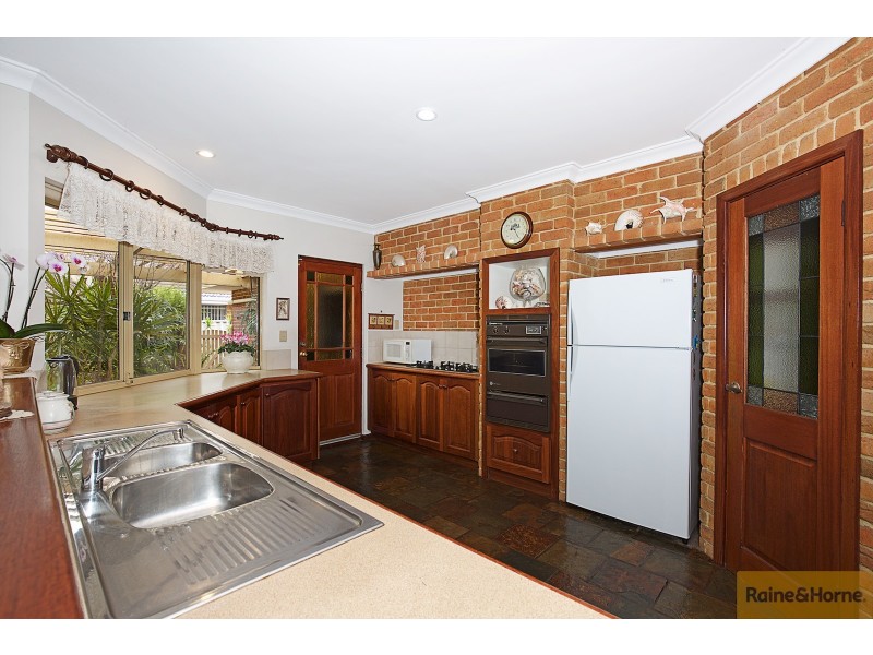 9 Bucentaur Place, Halls Head WA 6210