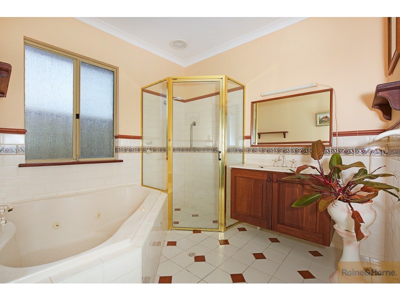 9 Bucentaur Place, Halls Head WA 6210